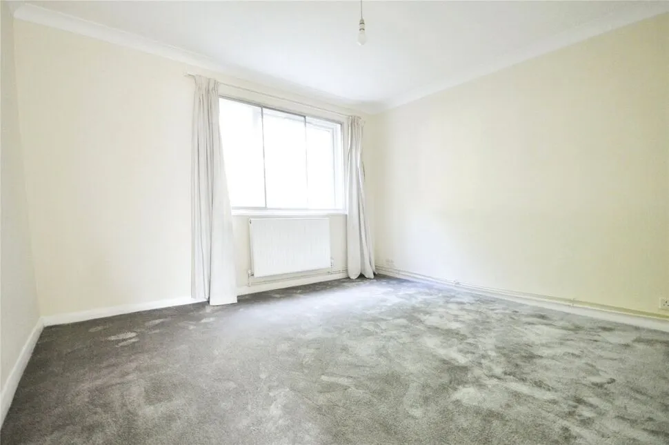 Priory Close, Walton-on-thames, KT12, photo 5