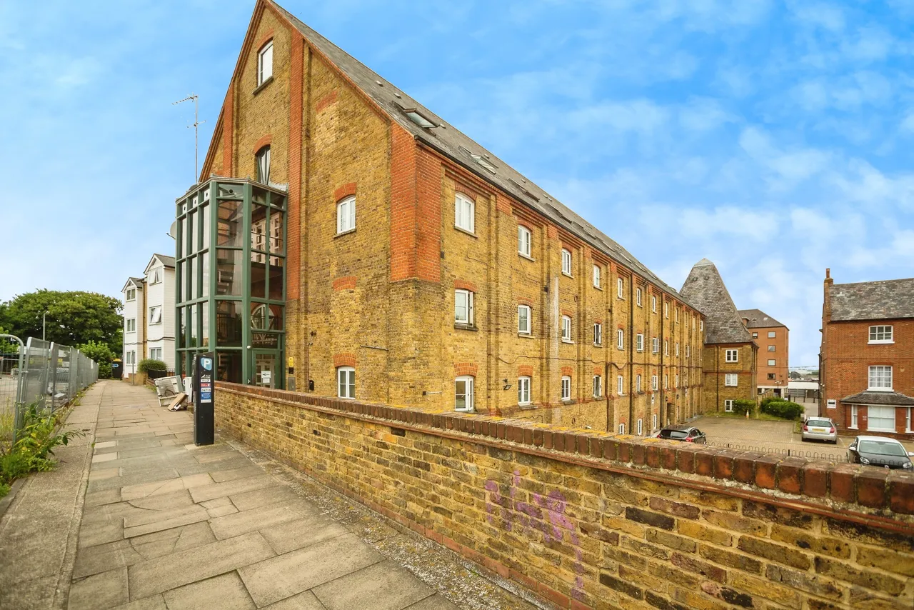 Clifton Road, Gravesend, photo 6