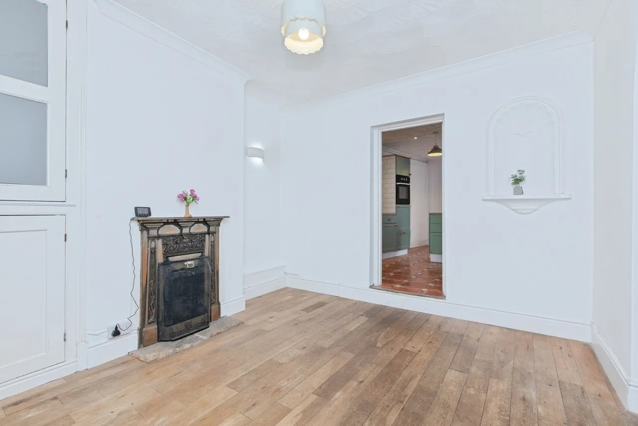 High Street, Syston, LE7, photo 9