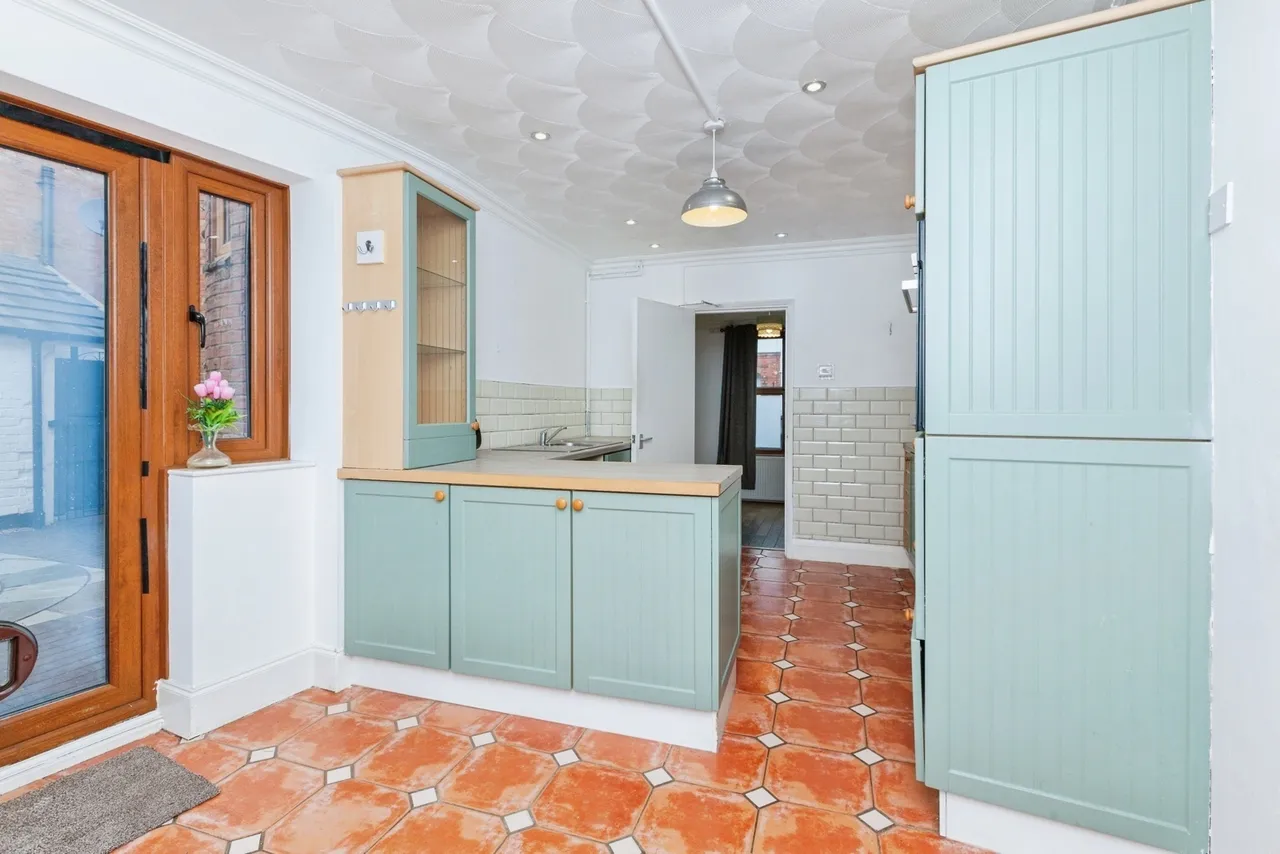 High Street, Syston, LE7, photo 11