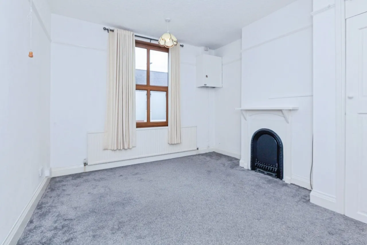 High Street, Syston, LE7, photo 15