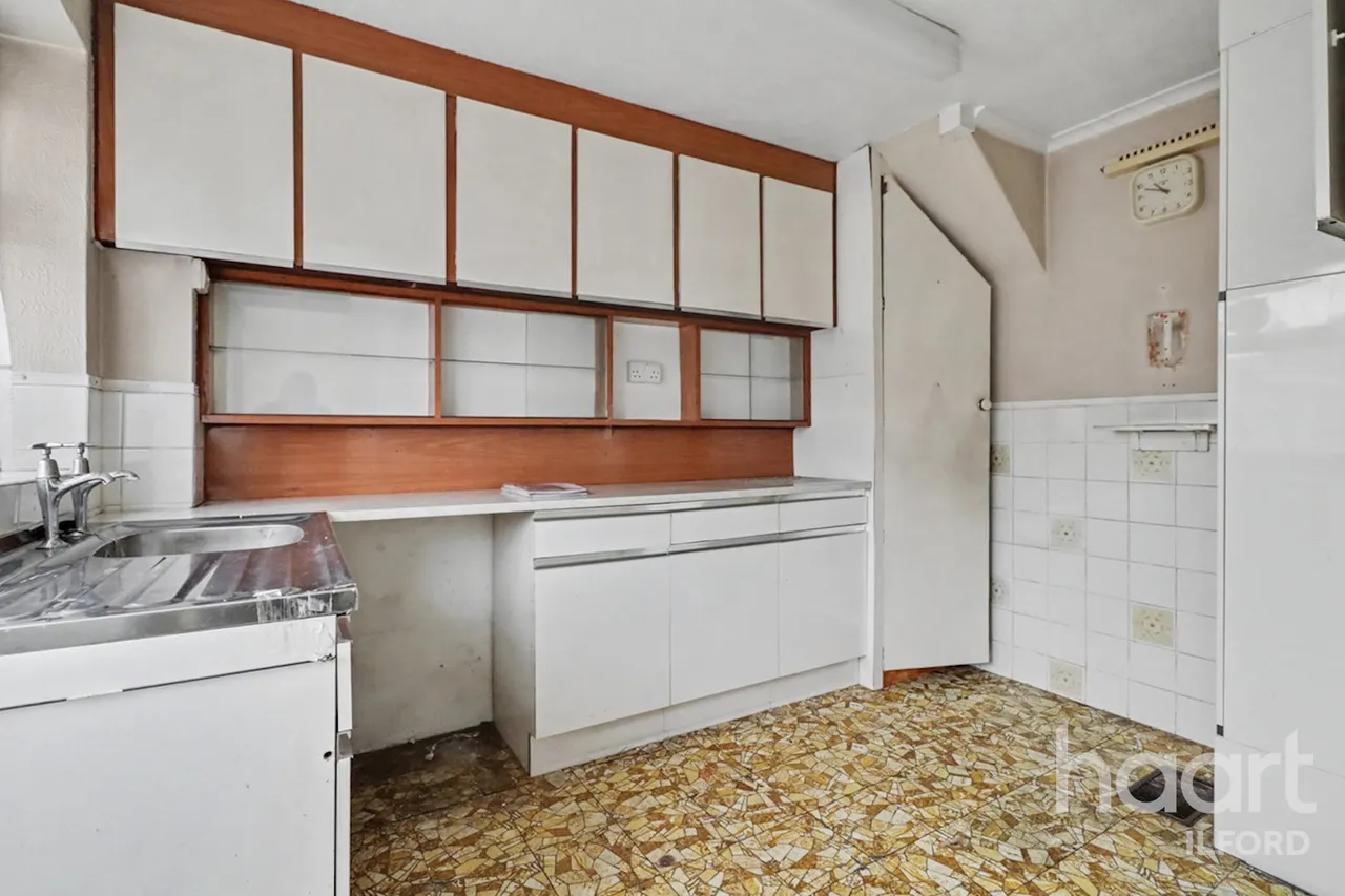 Edward Road, Chadwell Heath, RM6, photo 3