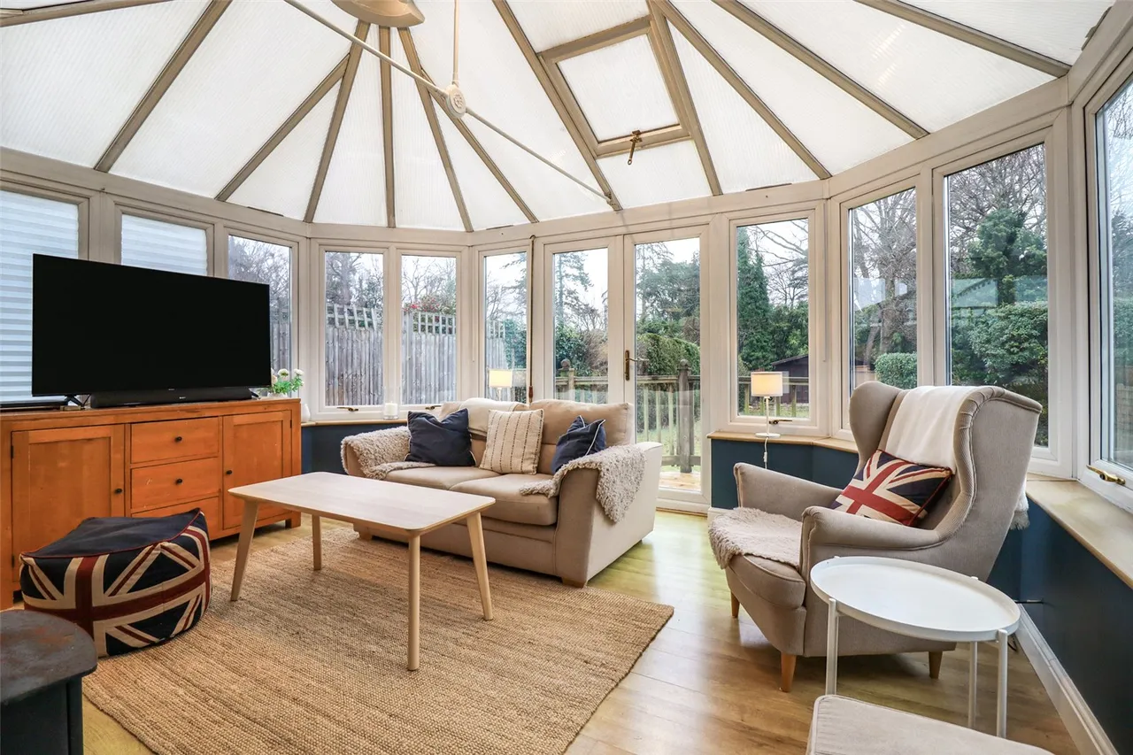 Queens Road, Fleet, Hampshire, GU52 7LE, photo 4