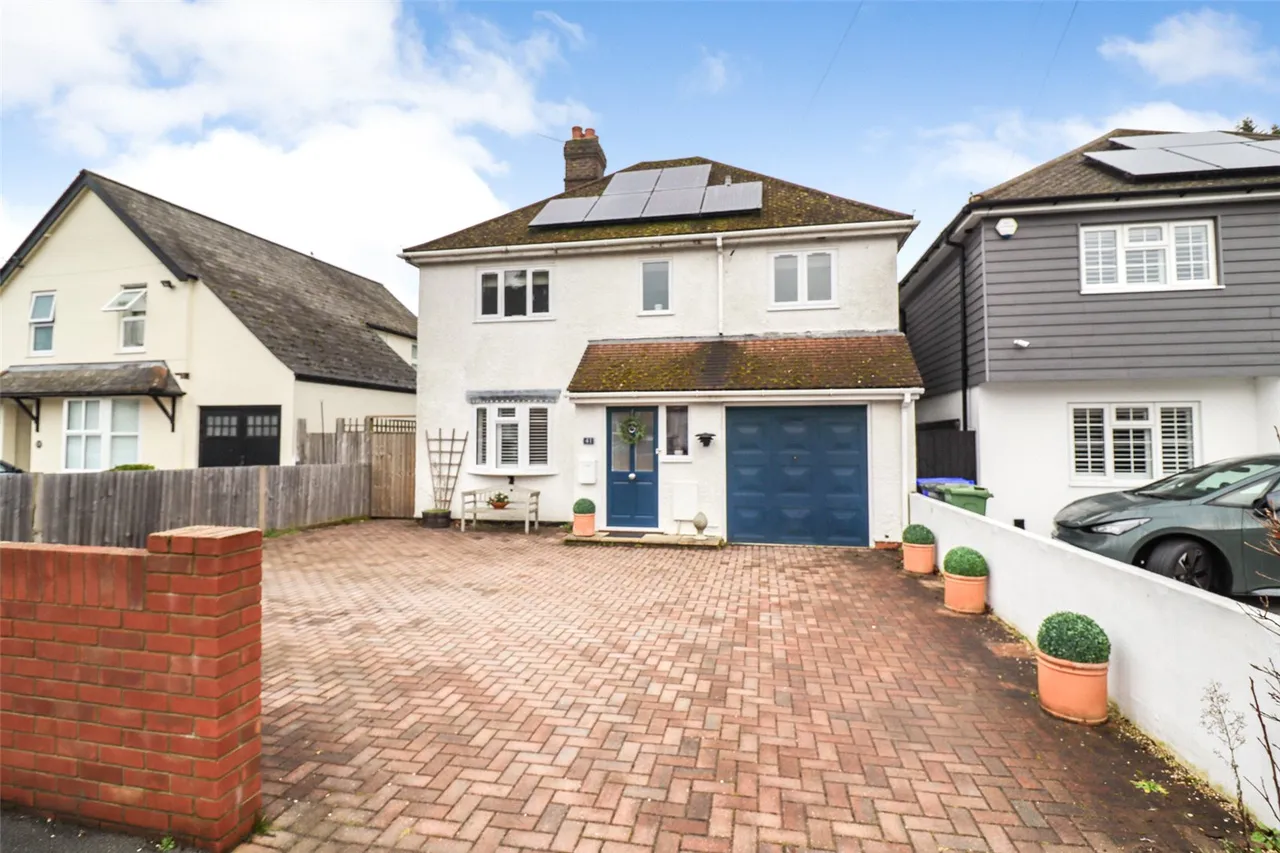 4 bed house for sale — Queens Road, Fleet, Hampshire, GU52 7LE