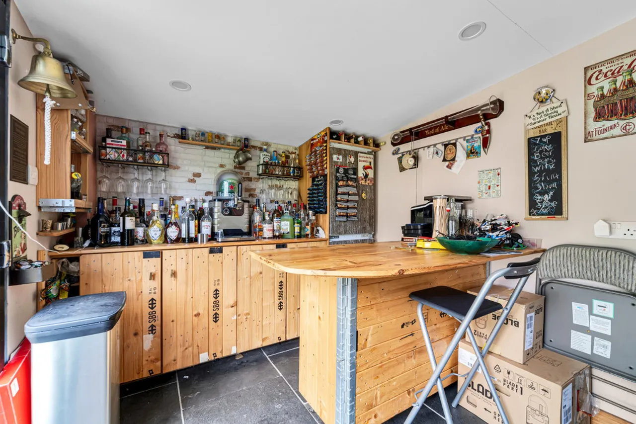 Fordbridge Road, Ashford, TW15, photo 21
