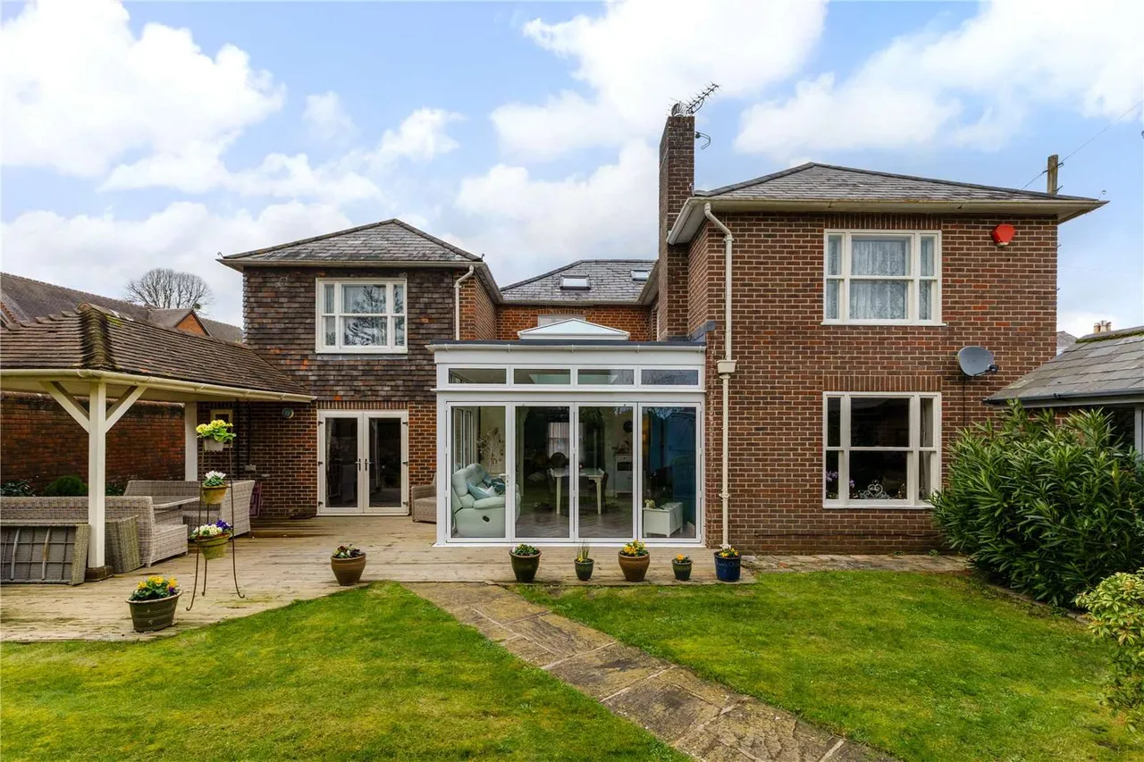 Grove Road, Lymington, Hampshire, SO41 3RF, photo 3