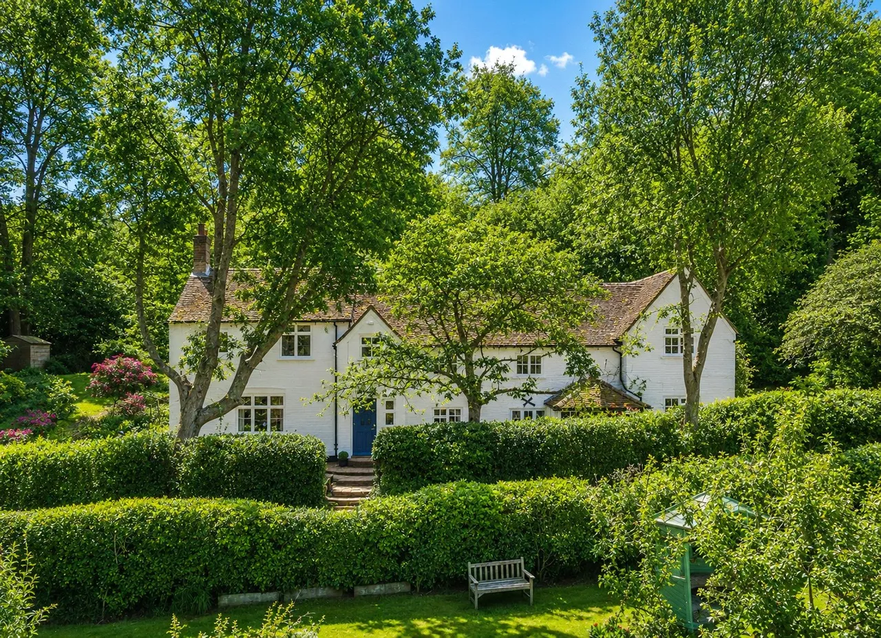 5 bed house for sale, Laurel Grove, Wrecclesham, GU10