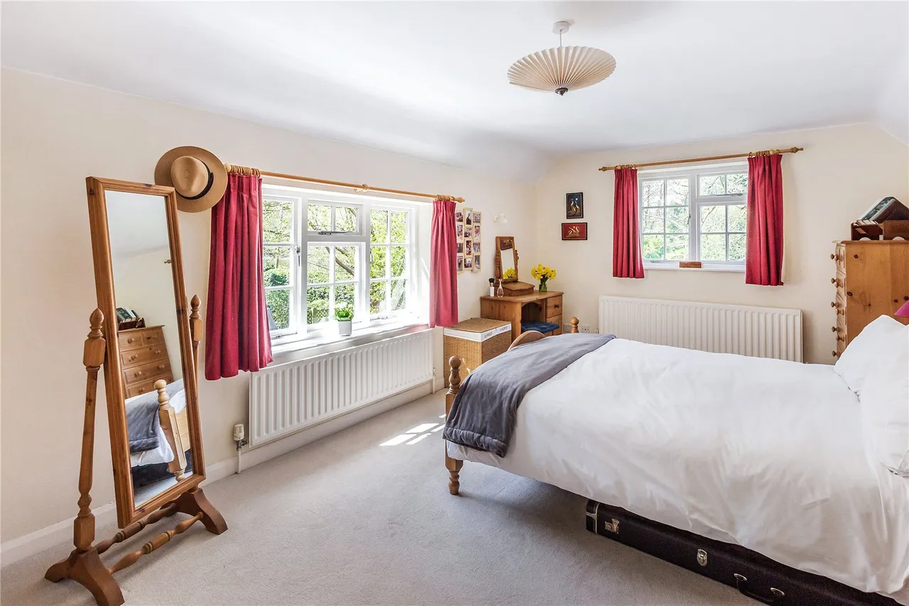 Laurel Grove, Wrecclesham, GU10, photo 6