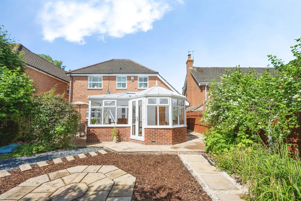 Tantallon Close, Berkeley Beverborne, WR4, photo 22