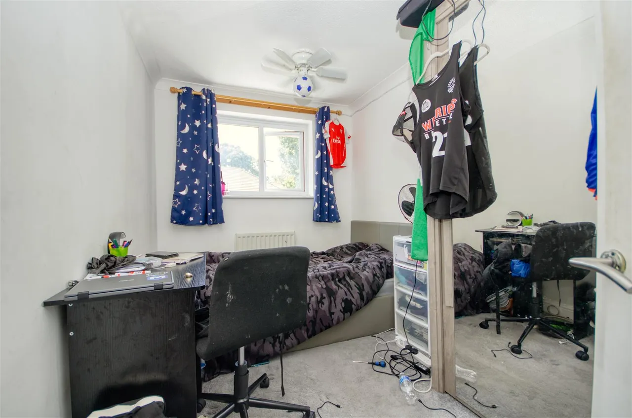 Rose Close, Hedge End, Southampton, SO30 2GR, photo 11