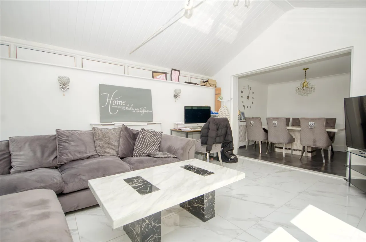 Rose Close, Hedge End, Southampton, SO30 2GR, photo 5
