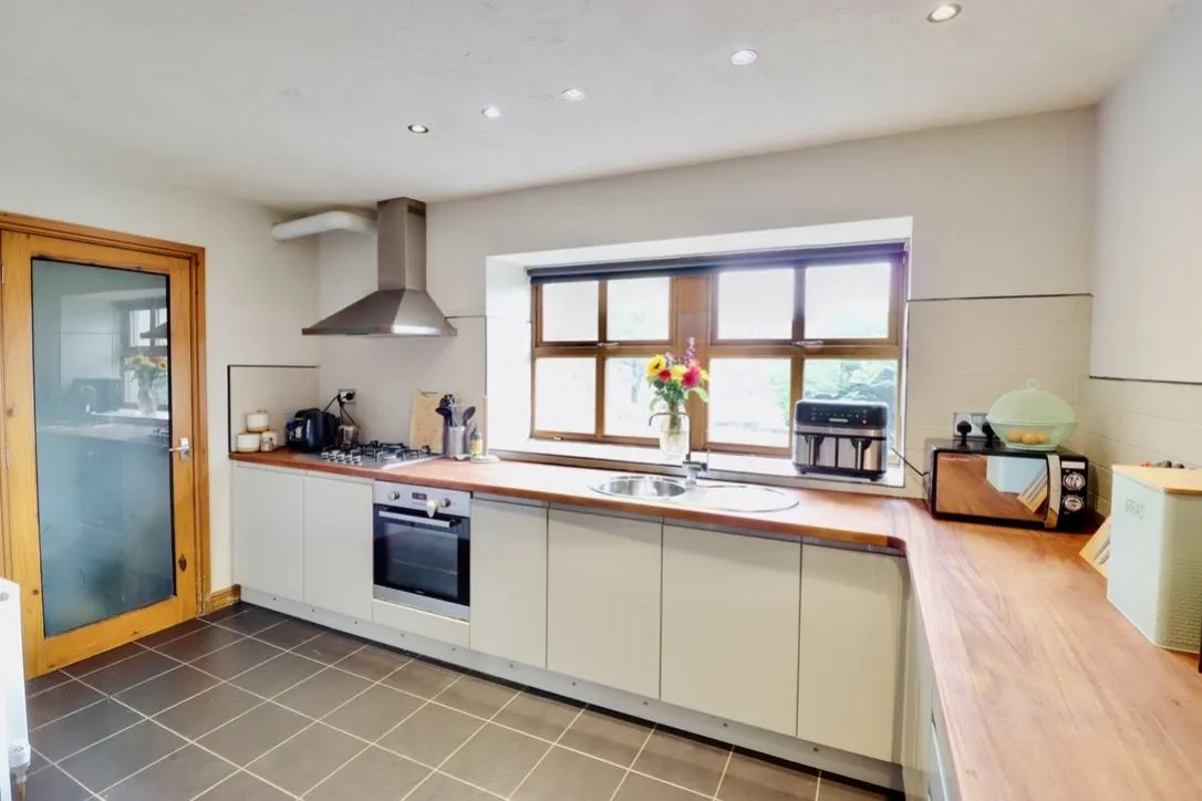 Hollin Hall Farm, Denholme, BD13, photo 4