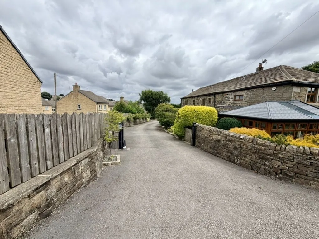 Hollin Hall Farm, Denholme, BD13, photo 16
