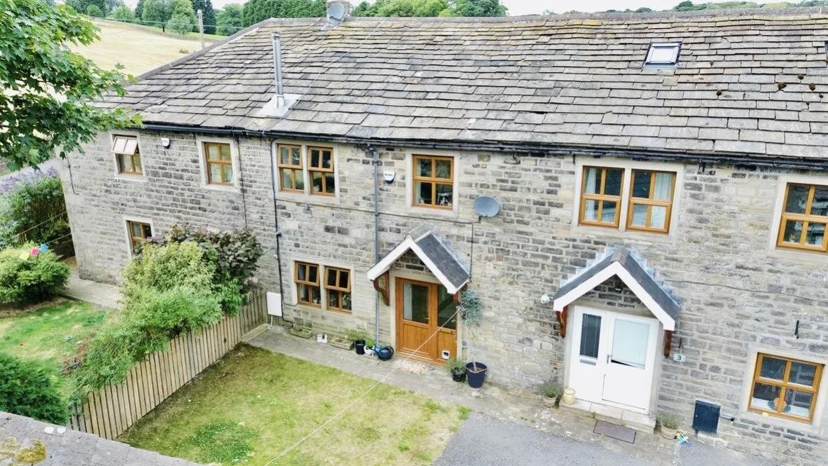 3 bed house for sale, Hollin Hall Farm, Denholme, BD13