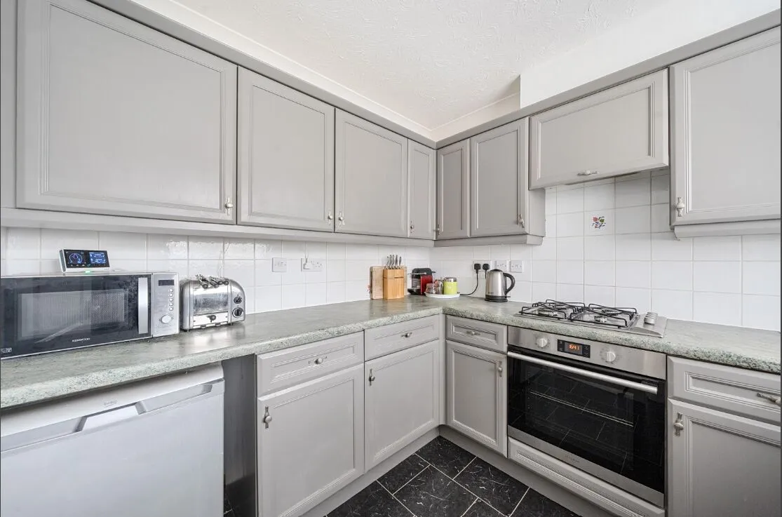 Broad Hinton, Twyford, RG10, photo 2