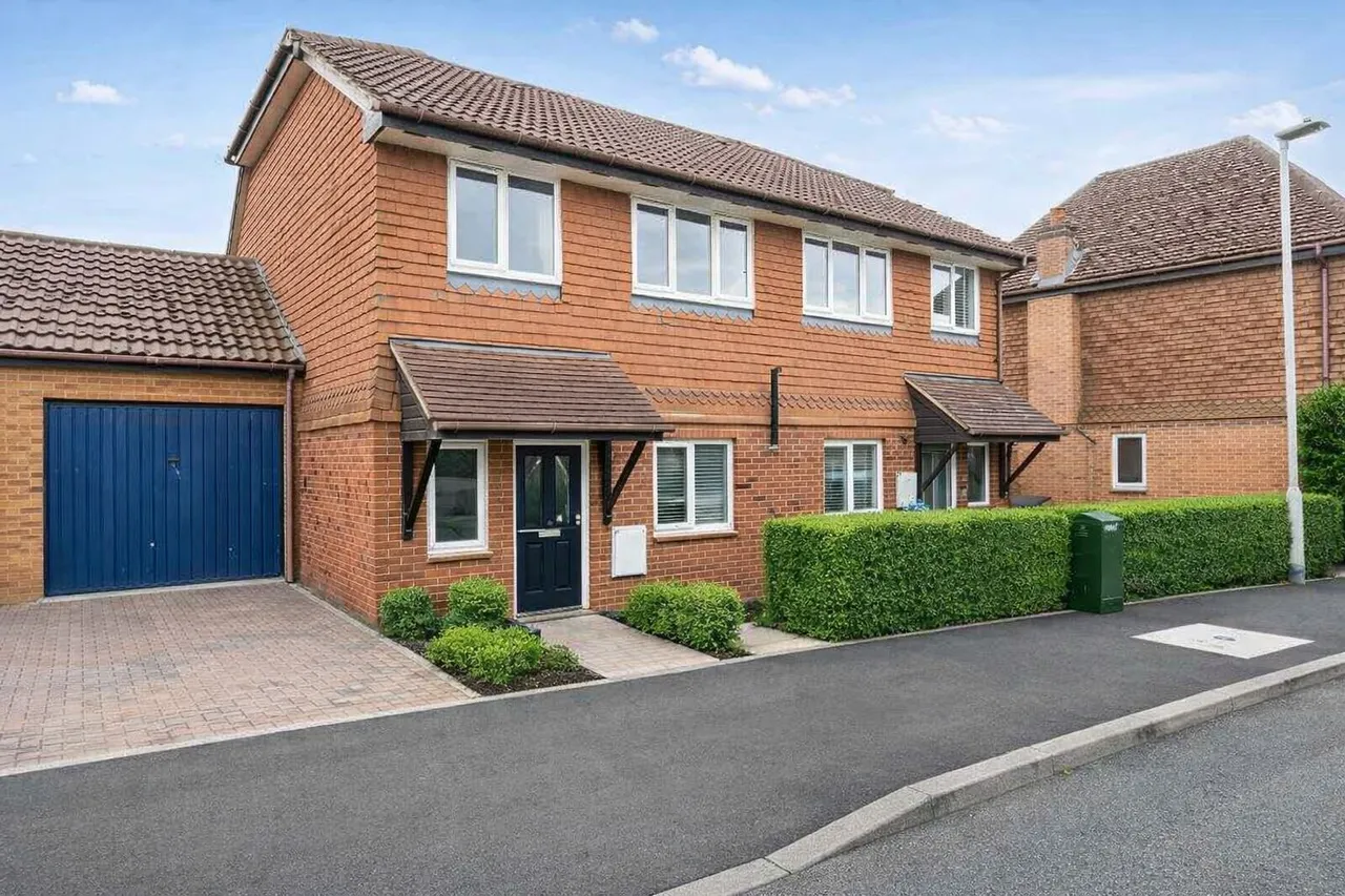 3 bed house for sale, Broad Hinton, Twyford, RG10
