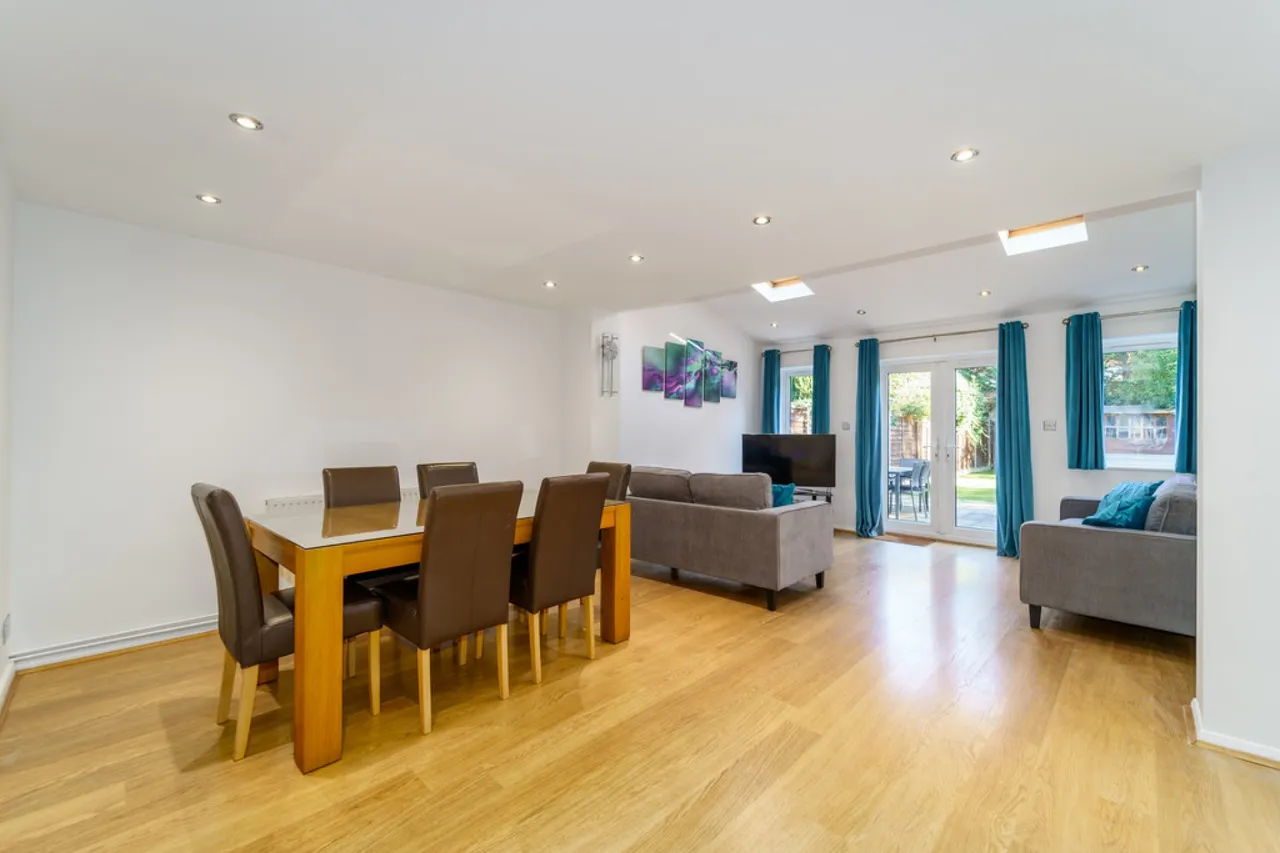 Gables Avenue, Ashford, TW15, photo 2