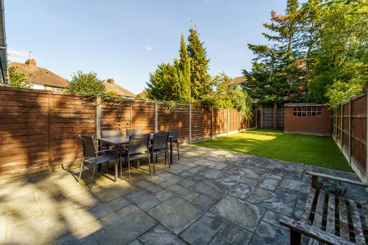 Gables Avenue, Ashford, TW15, photo 6