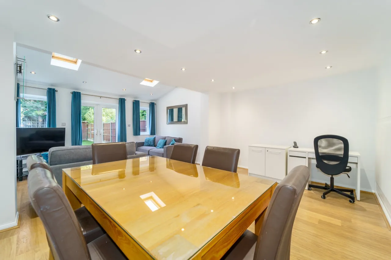 Gables Avenue, Ashford, TW15, photo 5