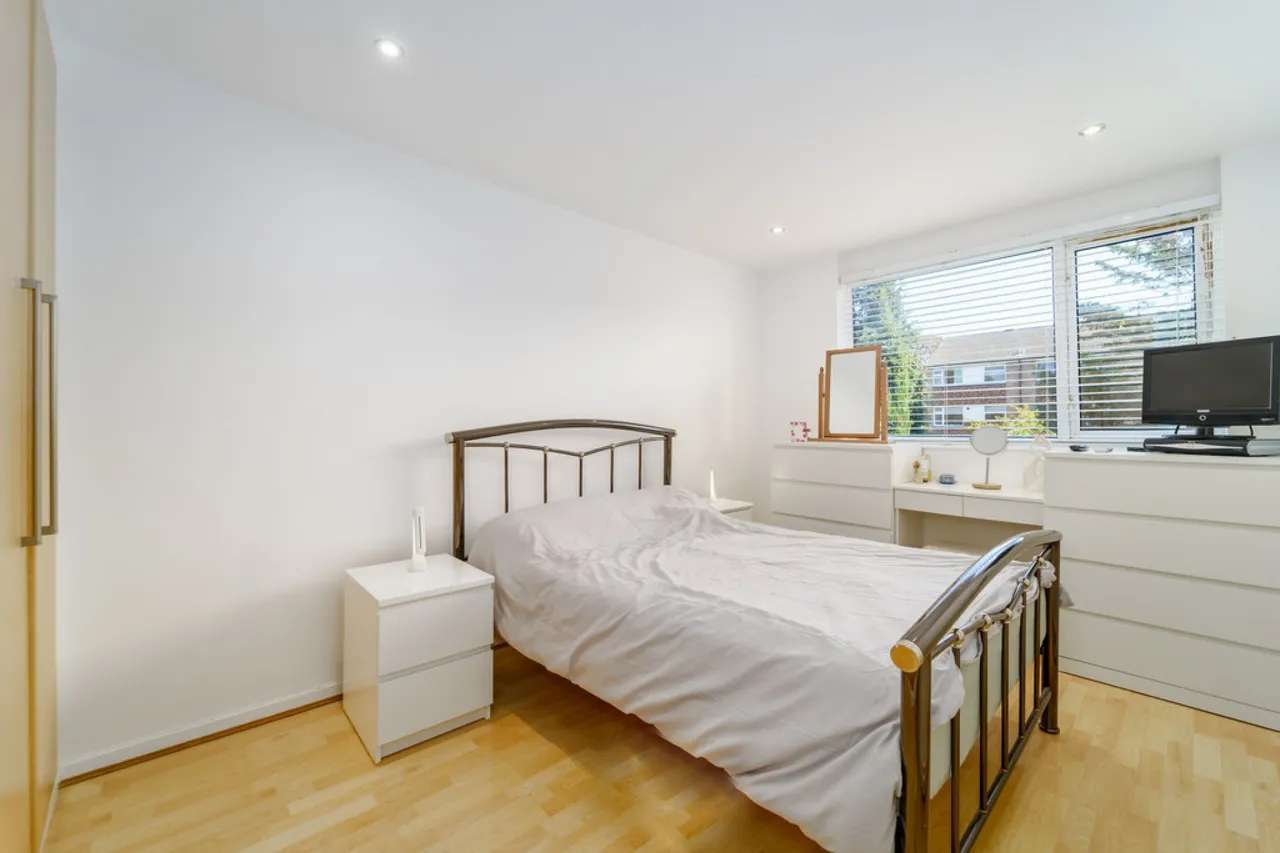 Gables Avenue, Ashford, TW15, photo 7