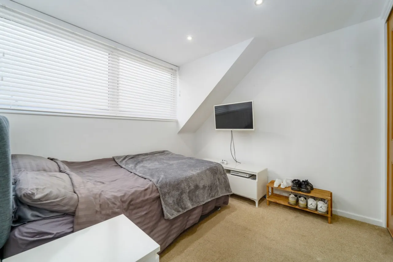 Gables Avenue, Ashford, TW15, photo 10