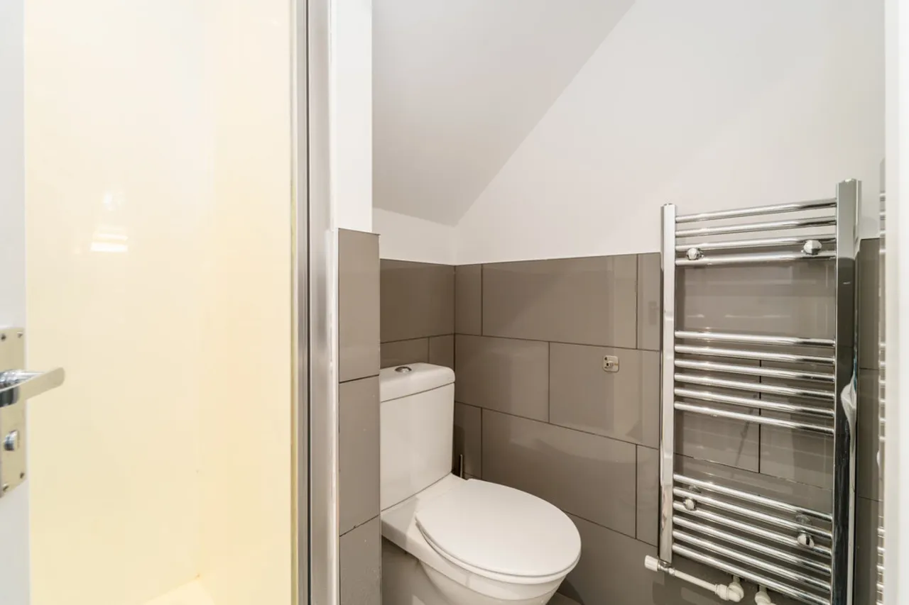 Gables Avenue, Ashford, TW15, photo 12