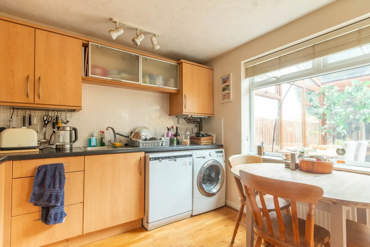 Lysander Way, Cottingley, BD16, photo 4