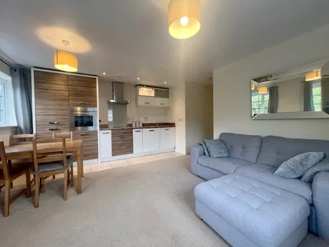 Wallis Square, Farnborough, Hampshire, GU14 7GR, photo 2