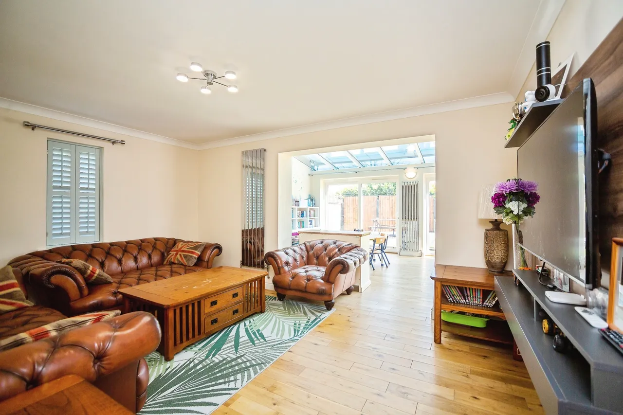 4 bed house for sale — Sandling Way, Chatham