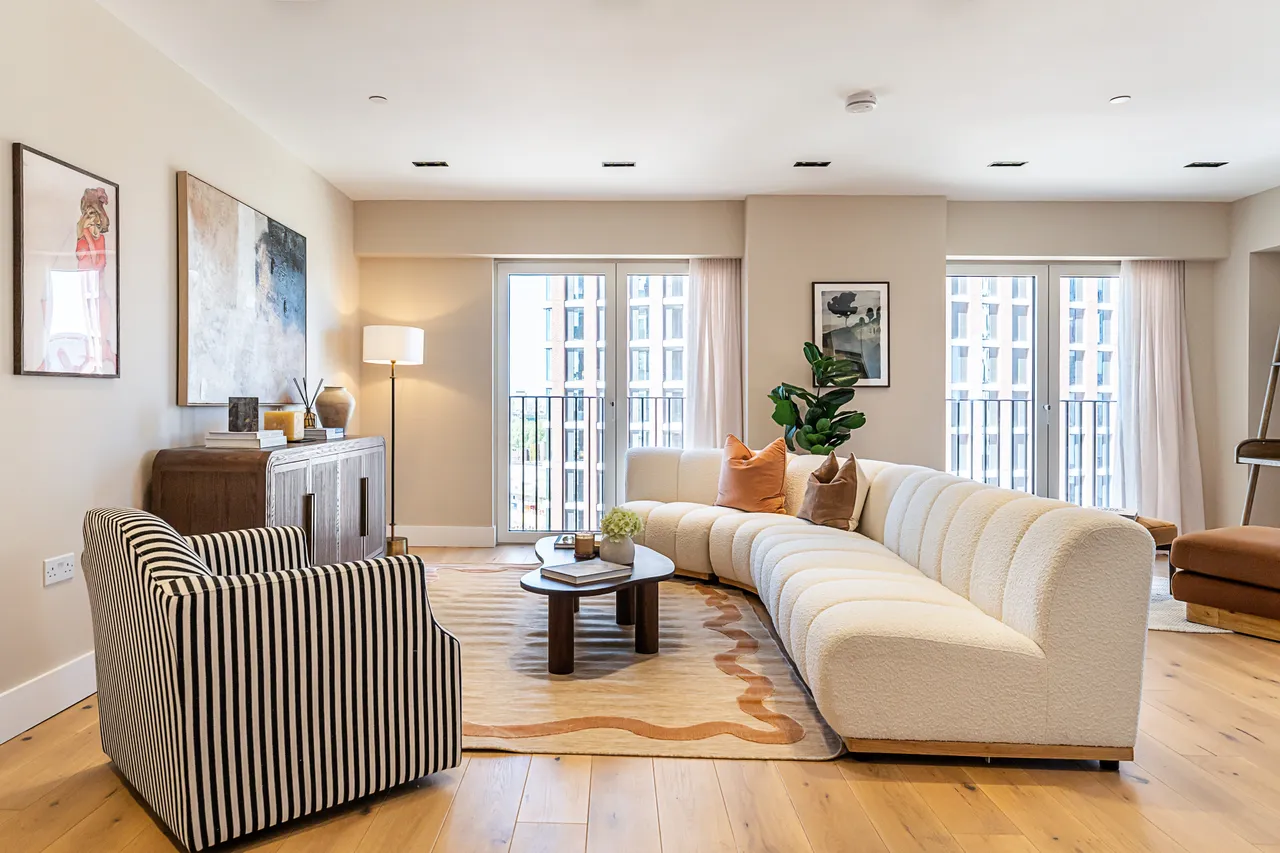 2 bed flat for sale, Exchange Gardens, London, SW8