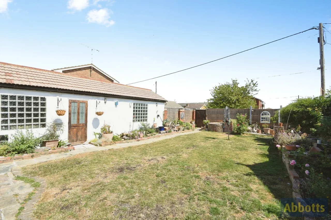 Marine Avenue, CANVEY ISLAND, Essex, SS8, photo 24
