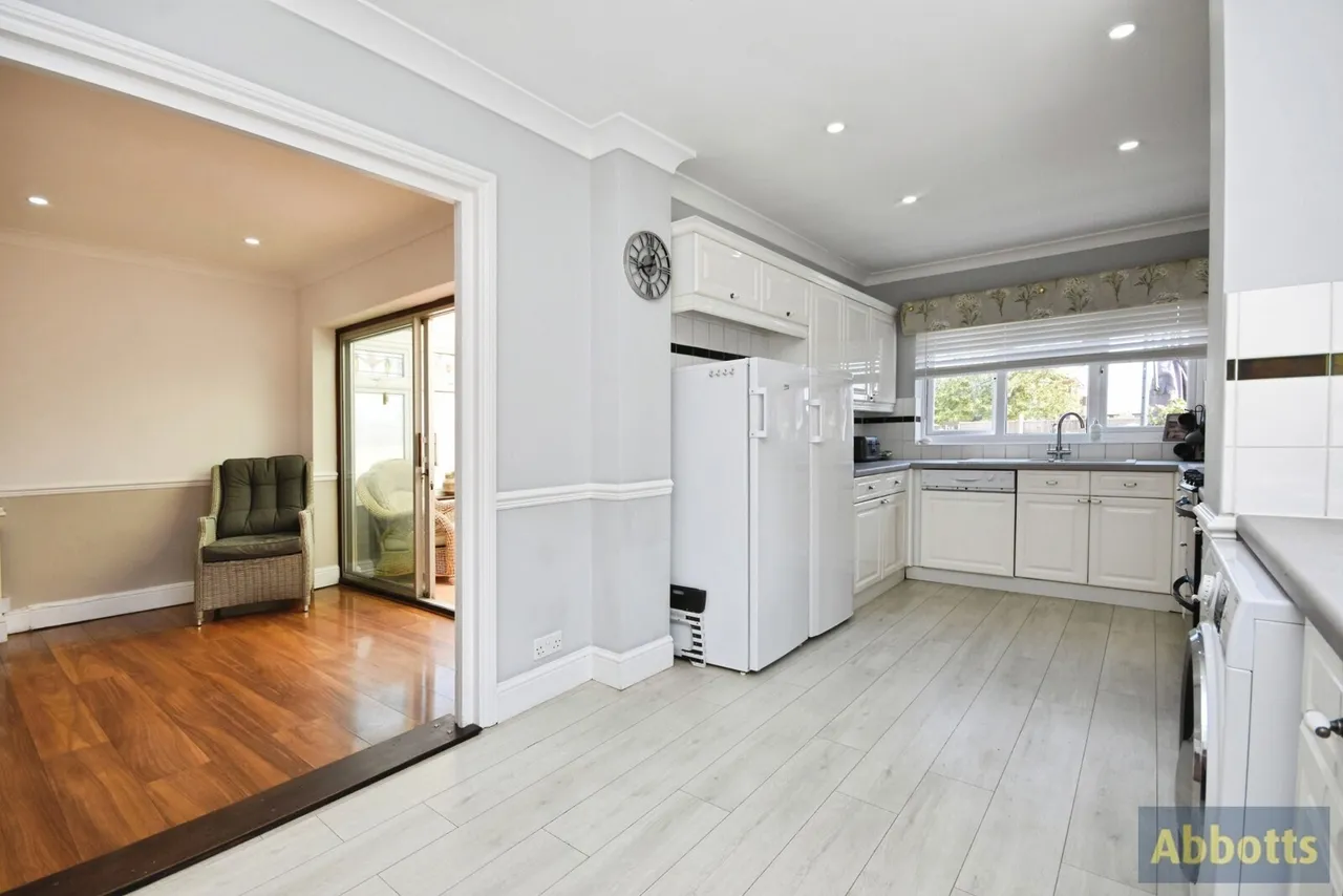 Marine Avenue, CANVEY ISLAND, Essex, SS8, photo 11
