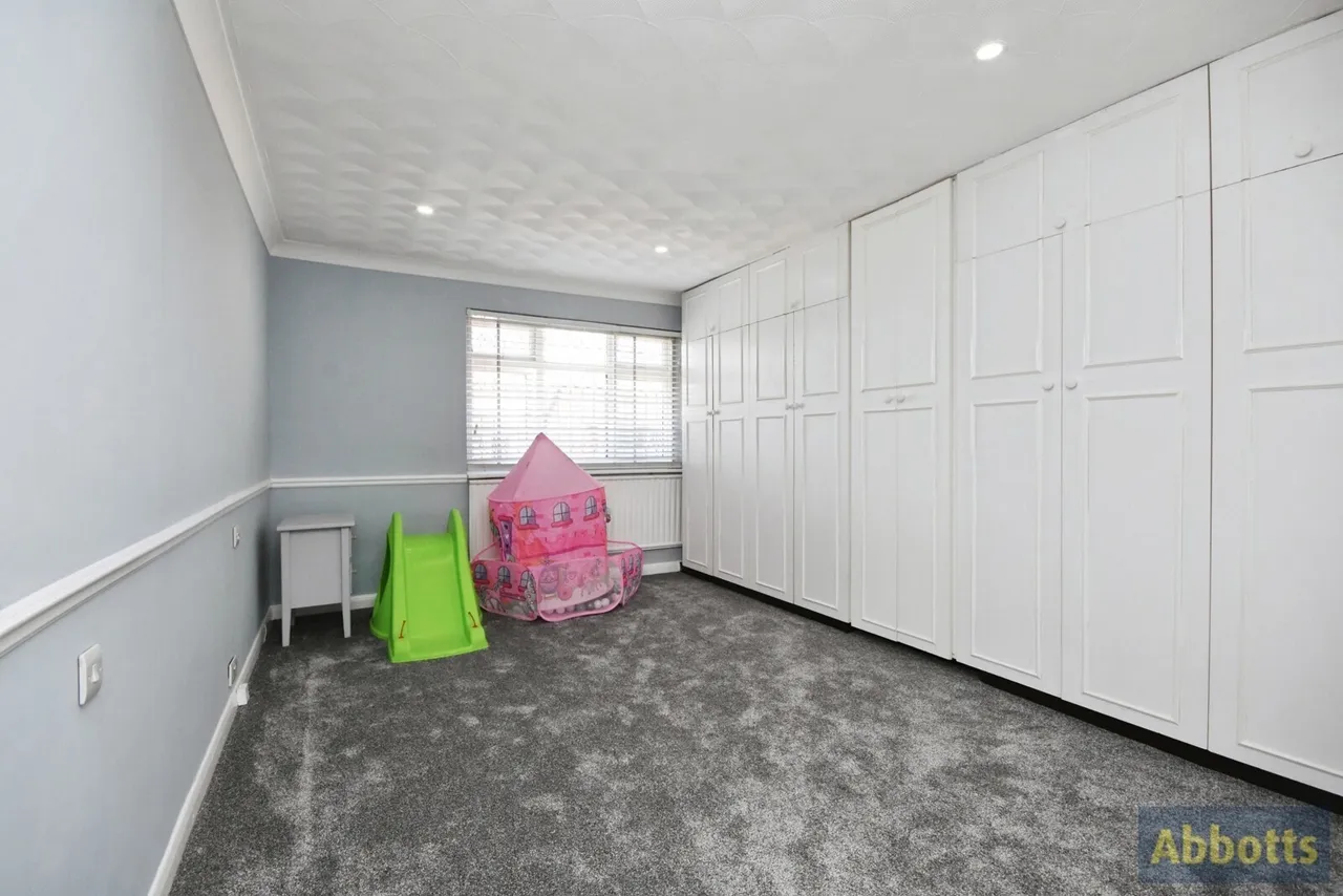 Marine Avenue, CANVEY ISLAND, Essex, SS8, photo 22