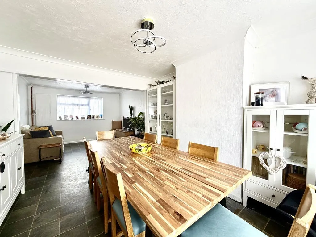 Warren Crescent, Calne, photo 5