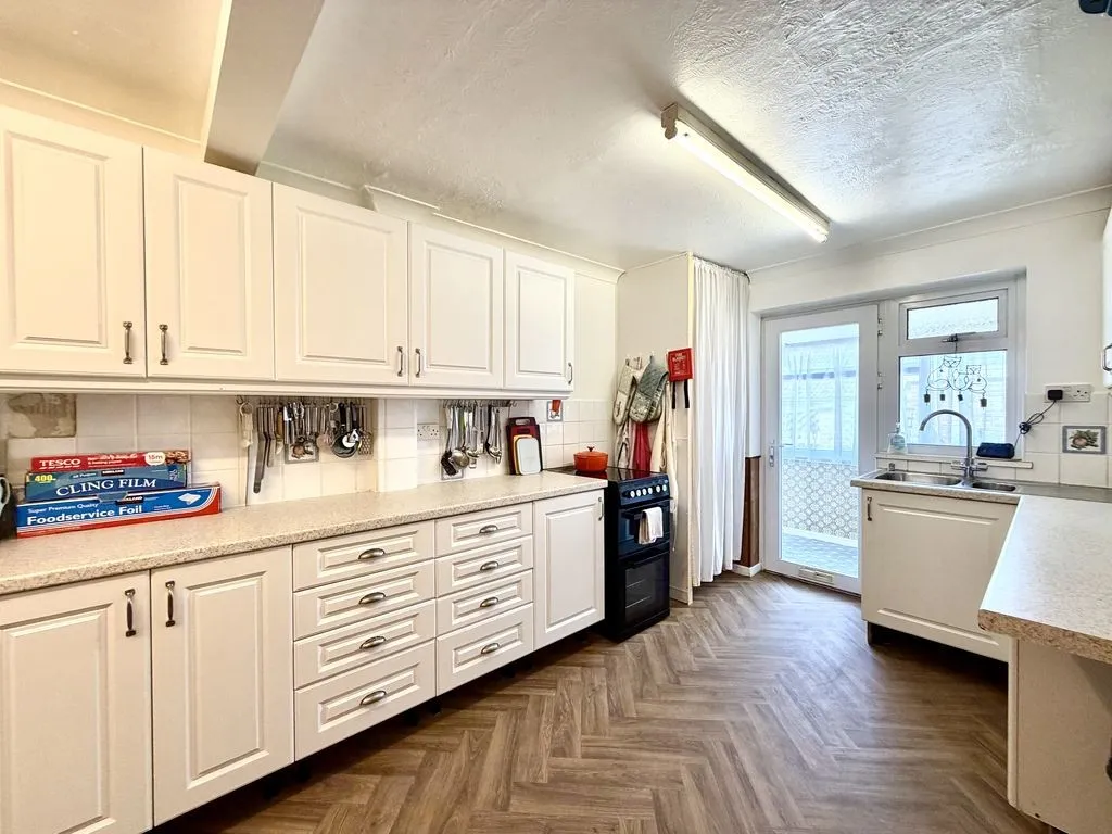 Warren Crescent, Calne, photo 8