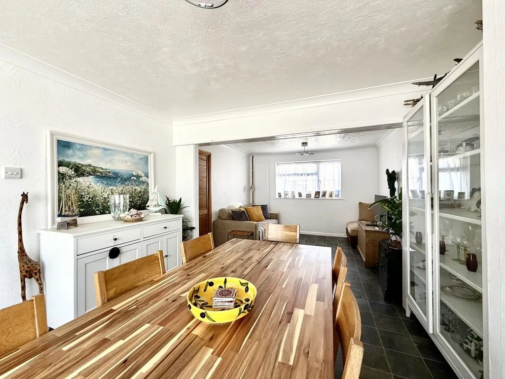 Warren Crescent, Calne, photo 6