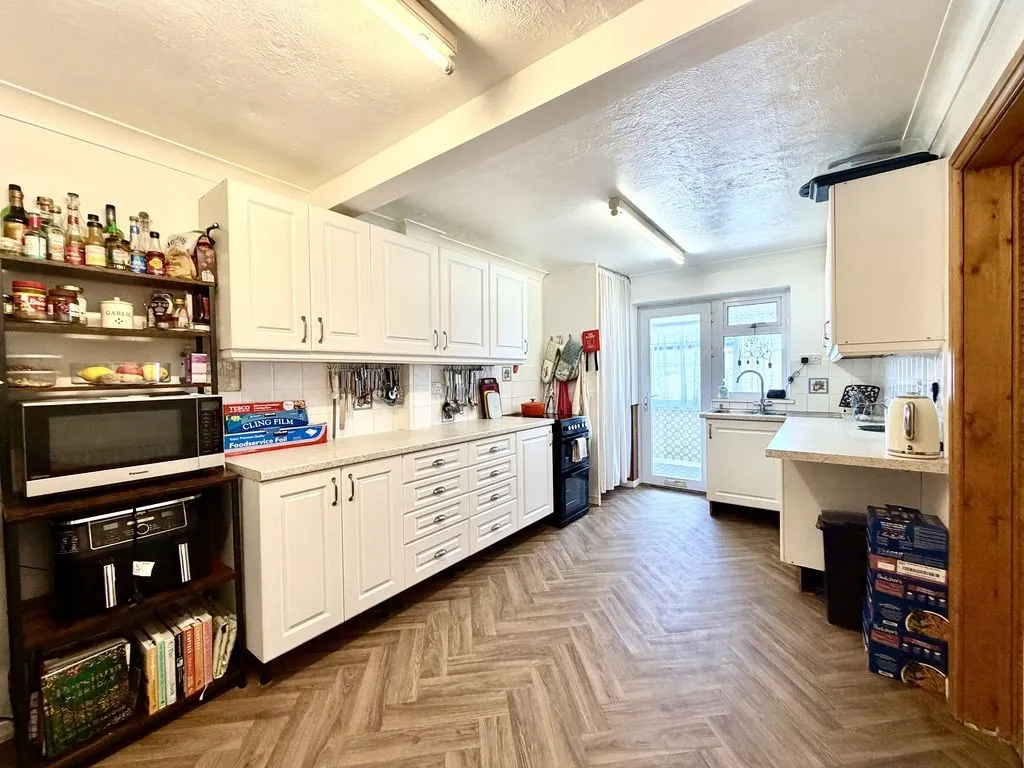 Warren Crescent, Calne, photo 9