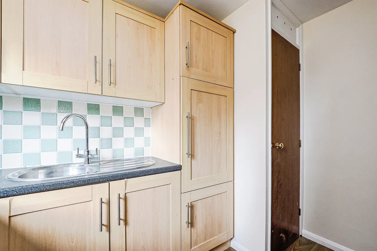 Whitehall Lane, Grays, photo 5