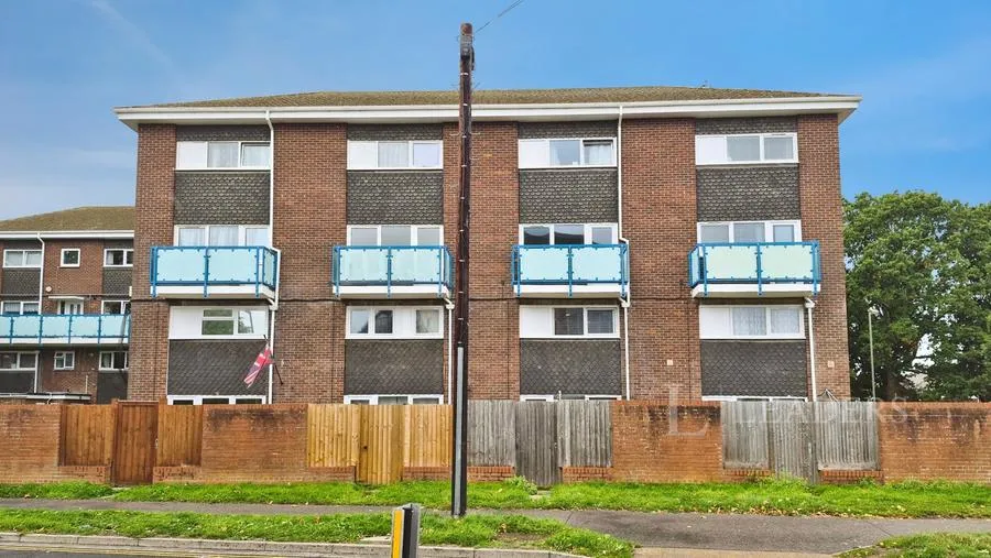 Bishopsfield Road, Fareham, PO14, photo 13