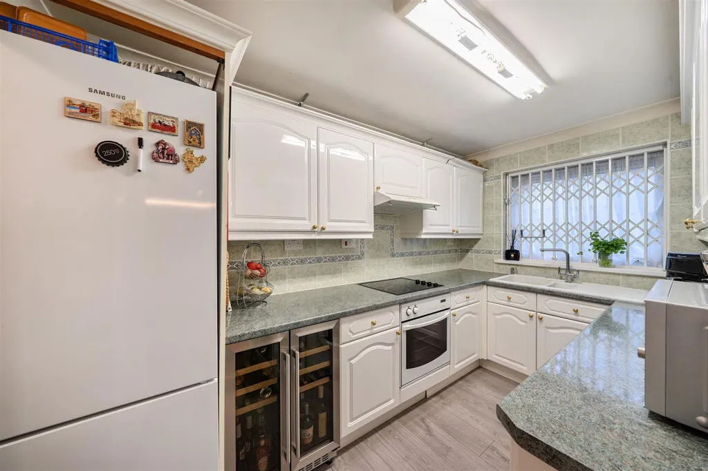 Rutland Place The Rutts, Bushey Heath, Bushey, Bushey, WD23 1ND, photo 7