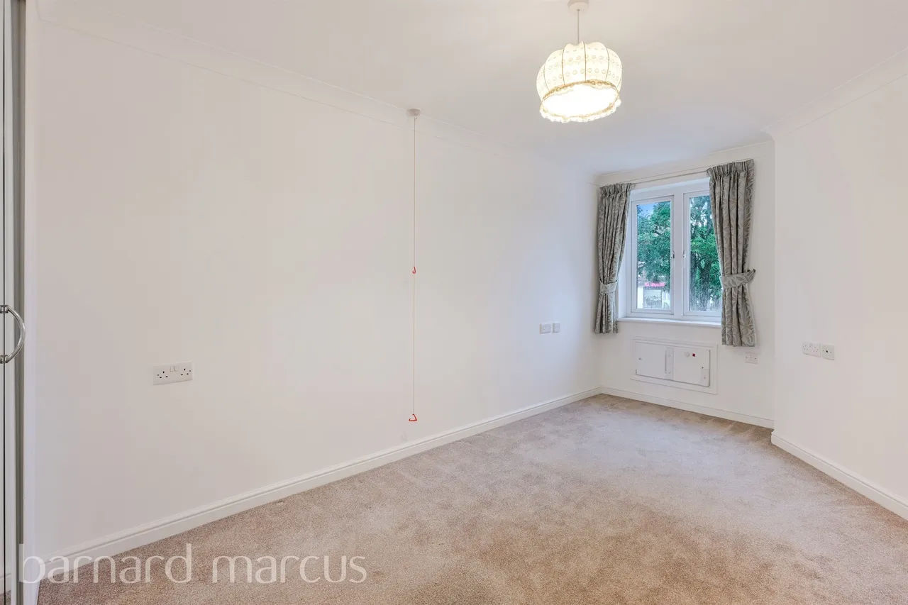 Kingston Road, Epsom, photo 7