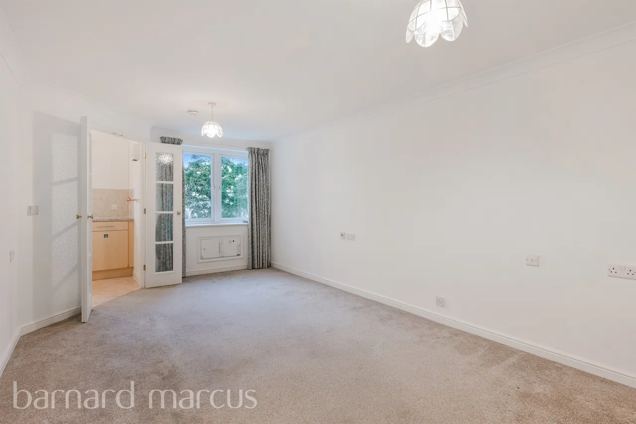 Kingston Road, Epsom, photo 5