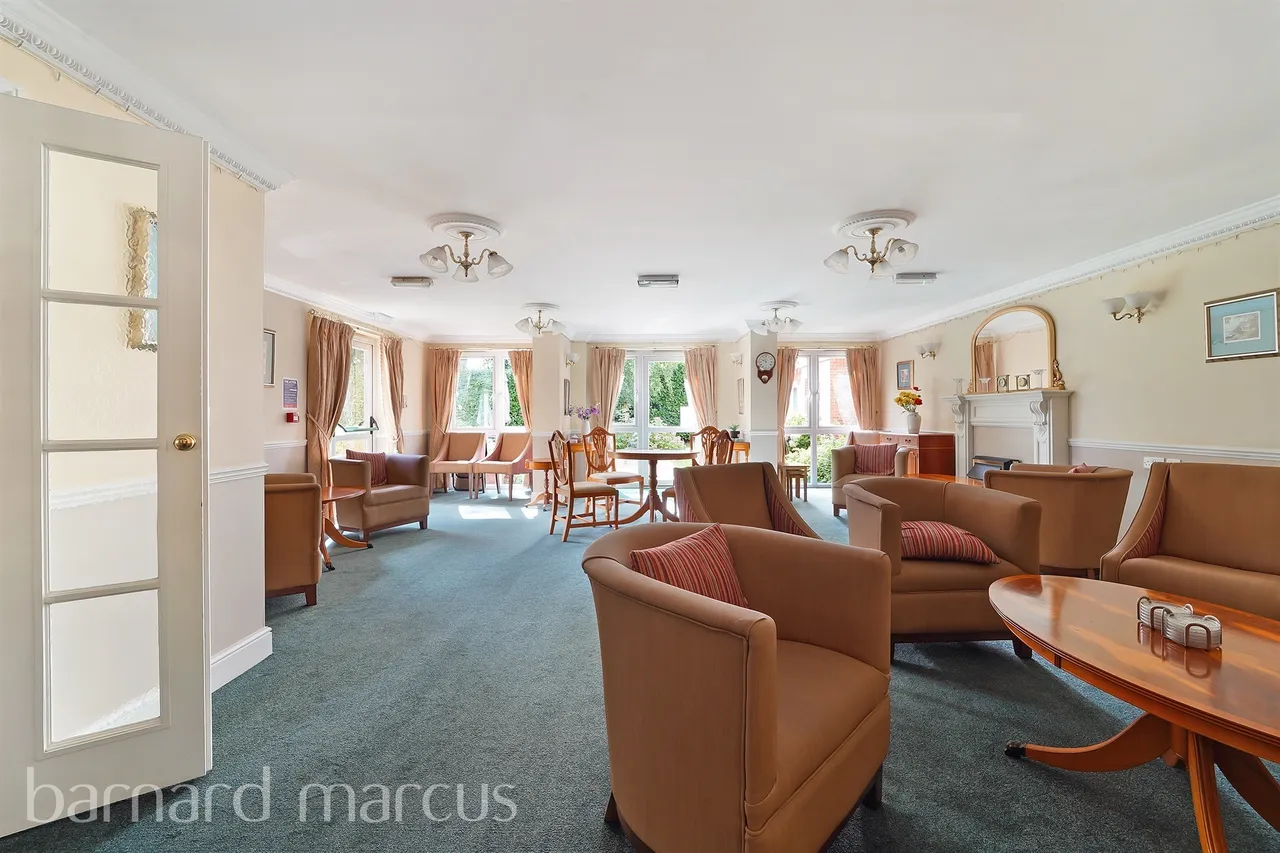 Kingston Road, Epsom, photo 10