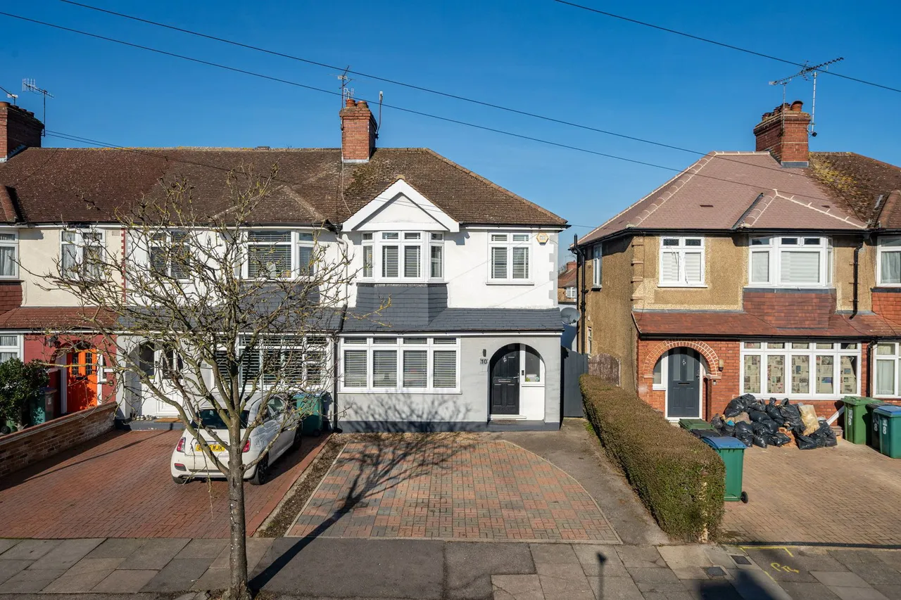 3 bed house for sale — Kingswood Road, Watford, WD25 0EE