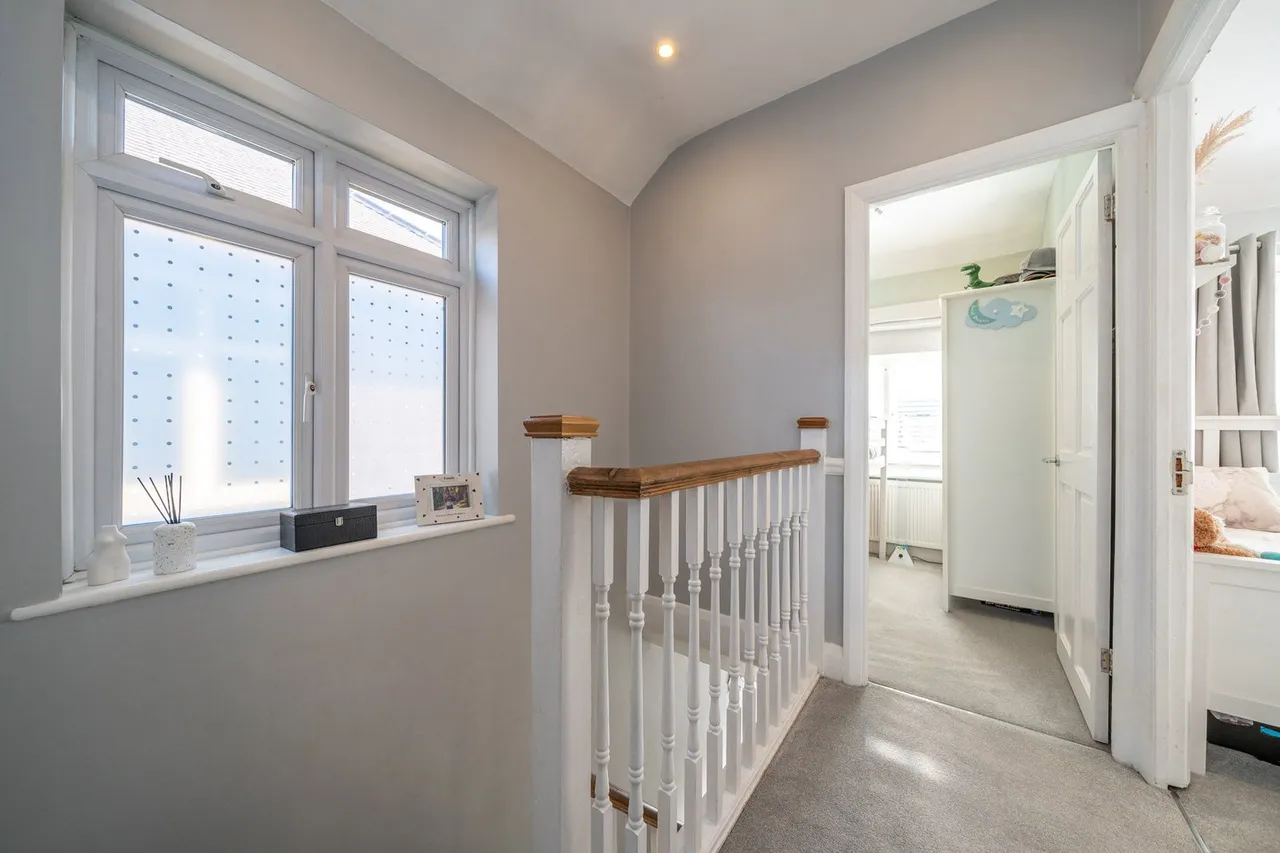 Kingswood Road, Watford, WD25 0EE, photo 12