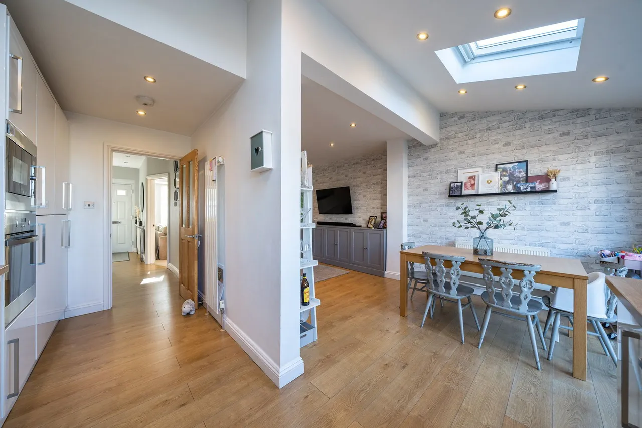 Kingswood Road, Watford, WD25 0EE, photo 2