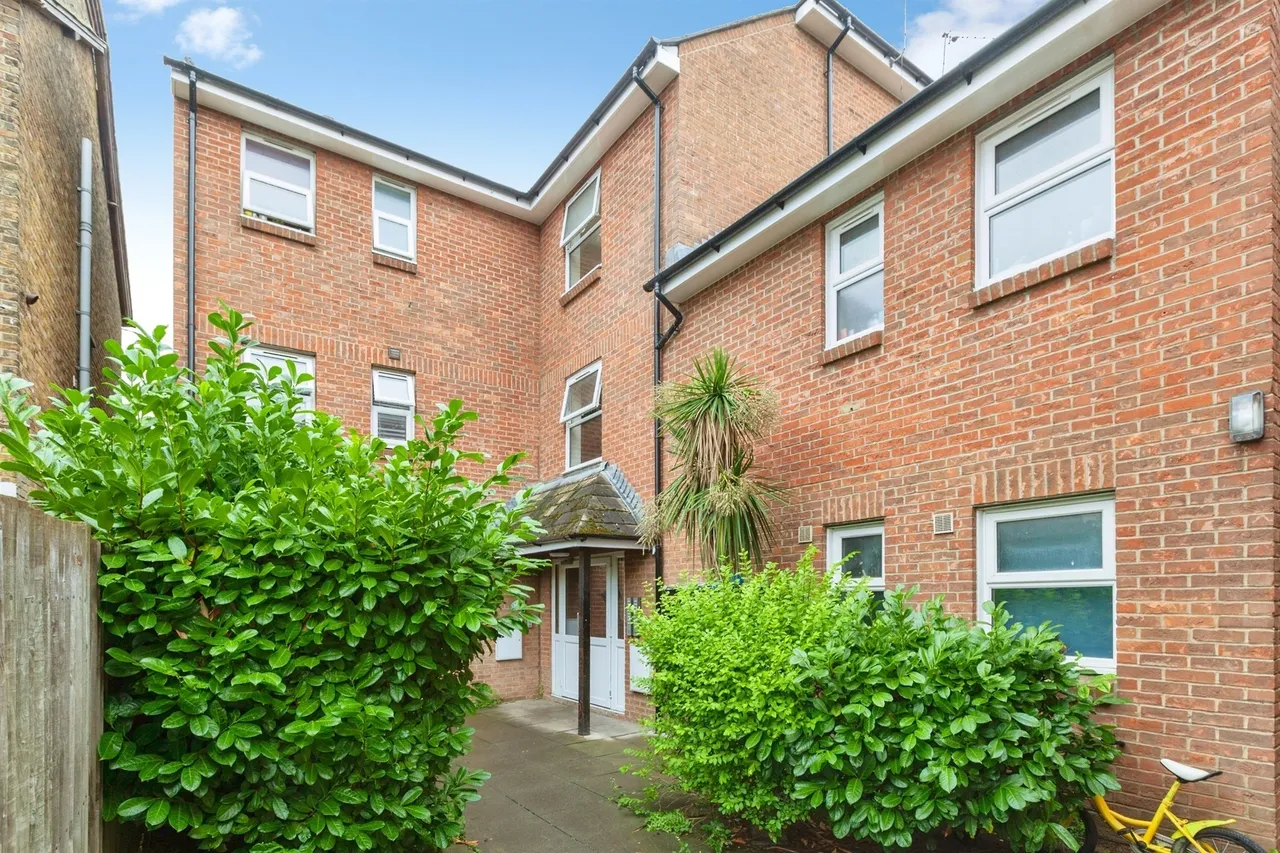 1 bed flat for sale, Queens Court, Slough, SL1