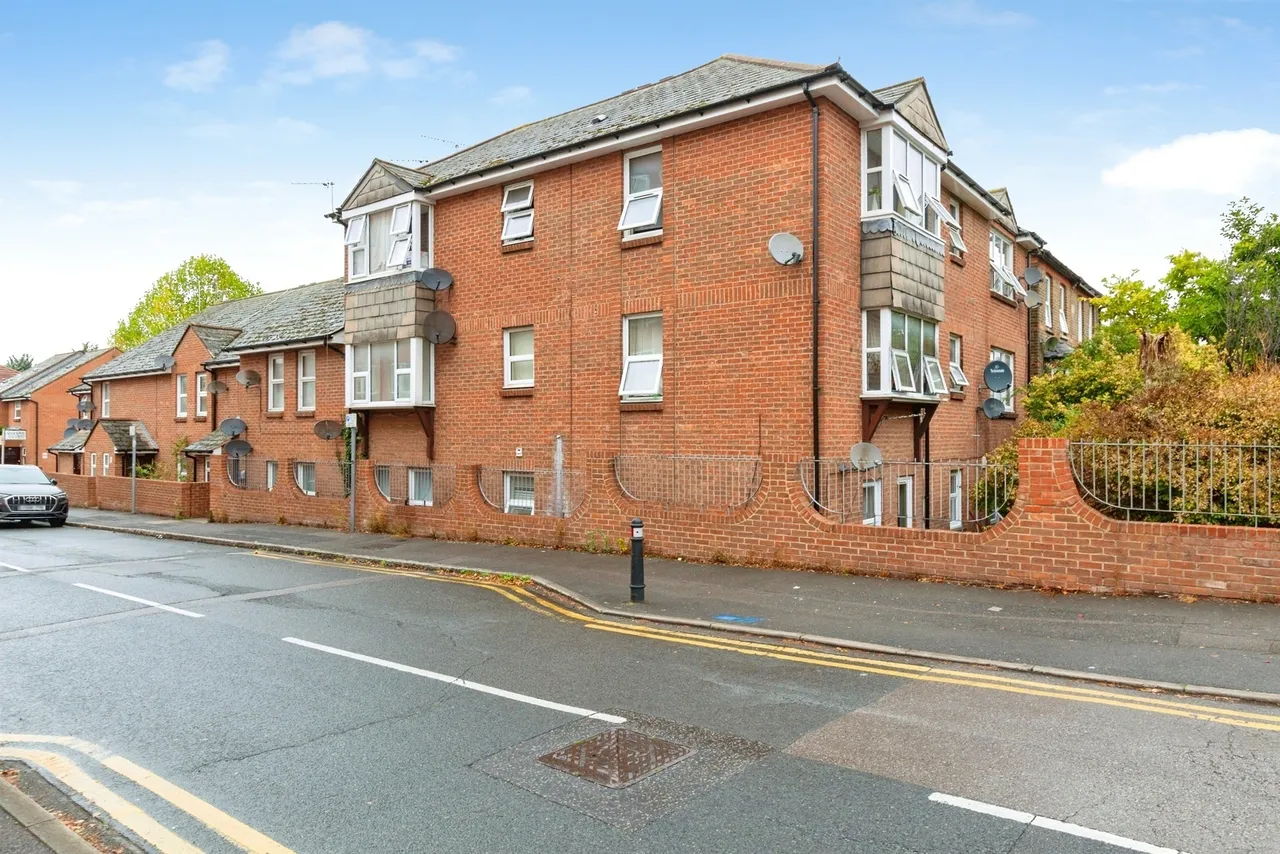 Queens Court, Slough, SL1, photo 6