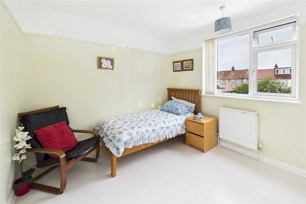Lyndhurst Avenue, London, SW16, photo 3