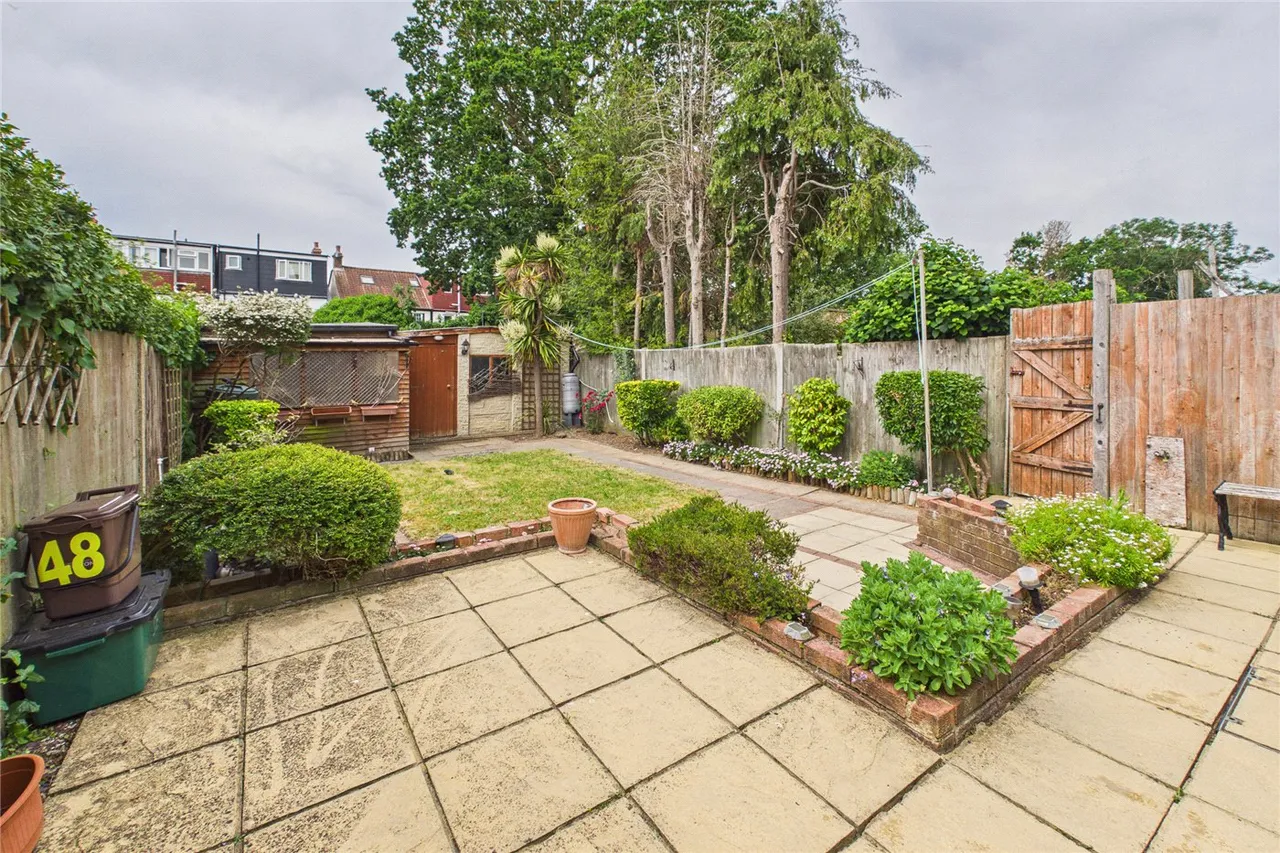 Lyndhurst Avenue, London, SW16, photo 10